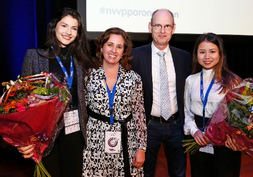 NVvP Under graduate-award voor Mariam Tsagikian & Silvia Yuniawati
